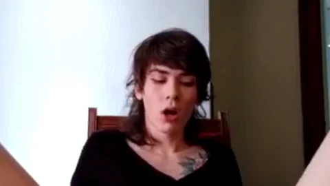 Transgender princess, маменькин сынок